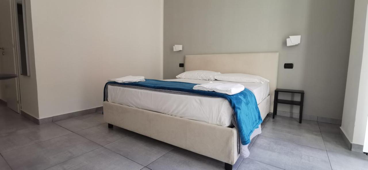 Hi Relais Rooms เนเปิลส์ ภายนอก รูปภาพ