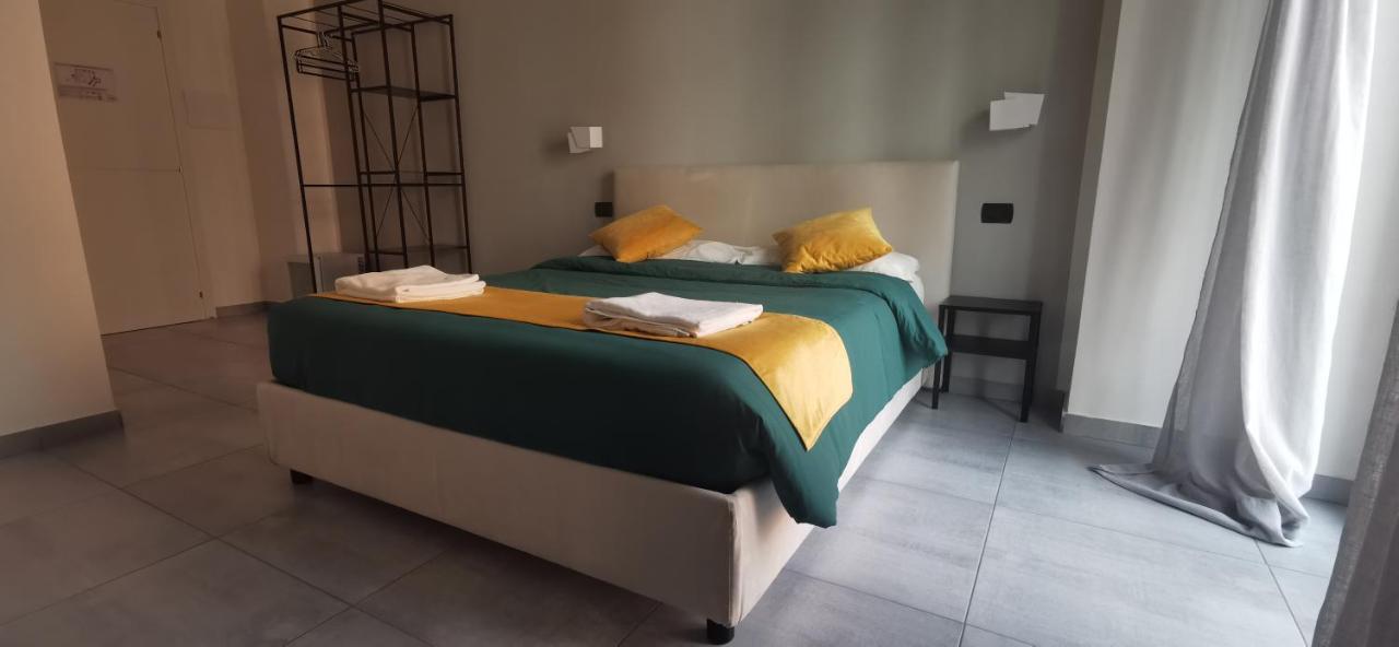 Hi Relais Rooms เนเปิลส์ ภายนอก รูปภาพ