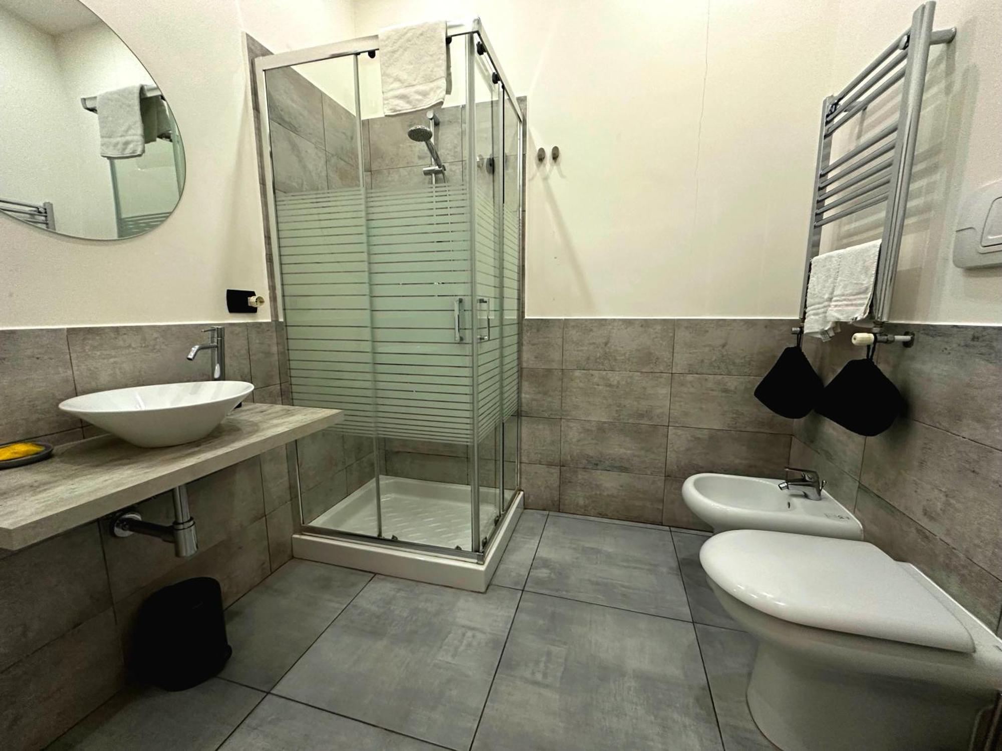 Hi Relais Rooms เนเปิลส์ ภายนอก รูปภาพ